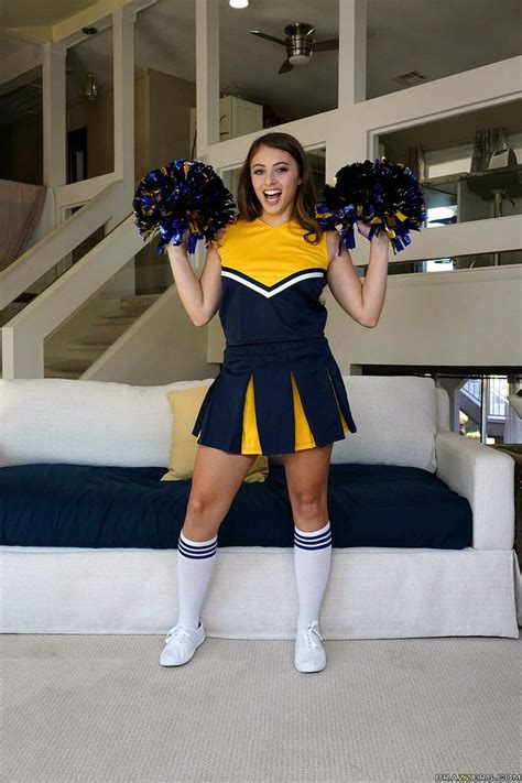 dirty cheerleader gia derza gets fucked behind her dads back